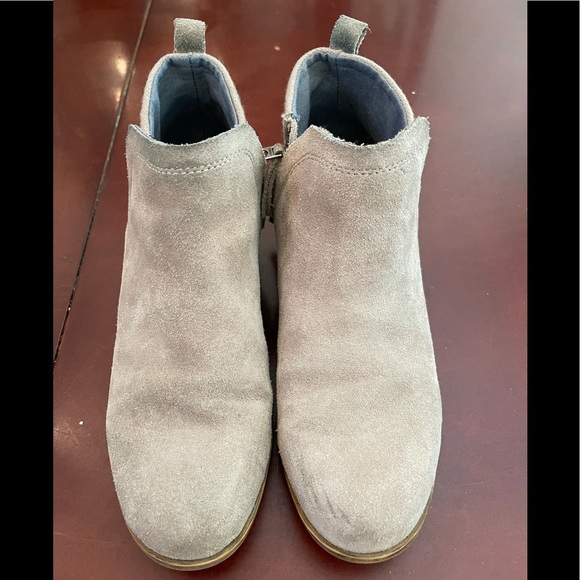 Tom’s woman’s grey suede booties size 8 - Picture 2 of 5